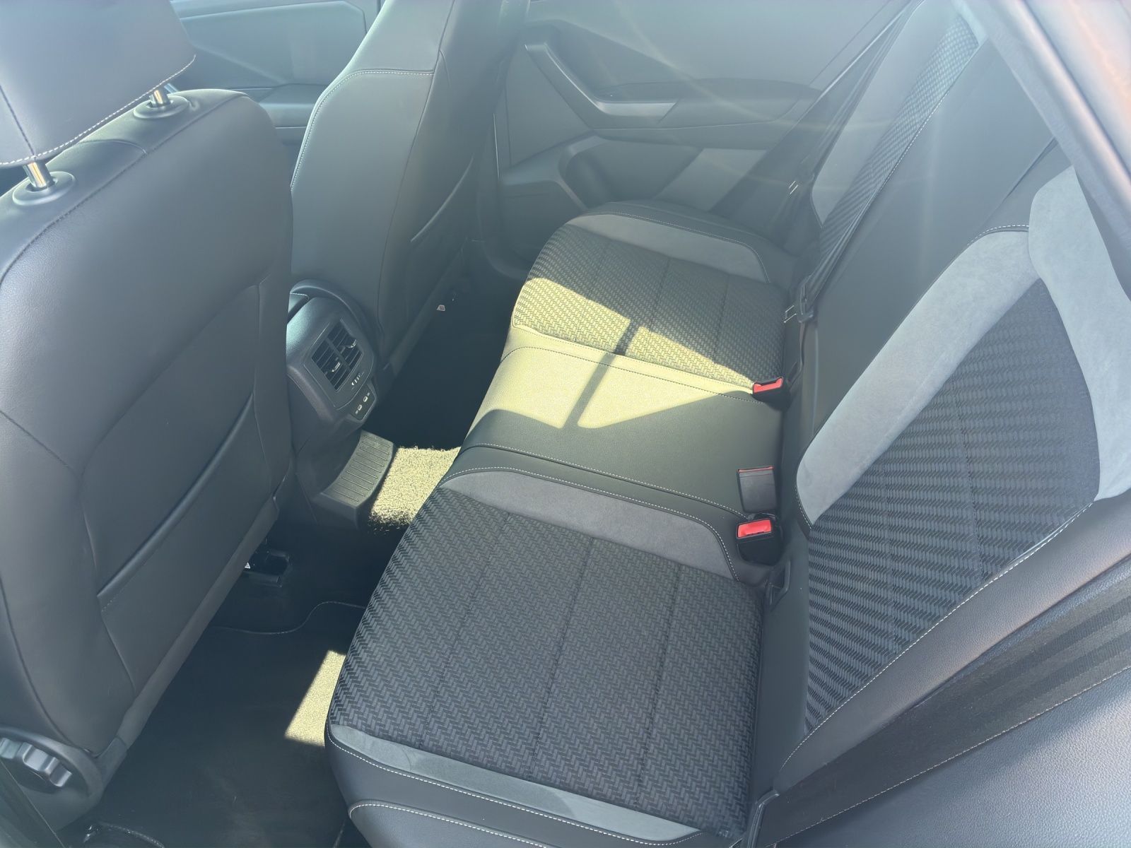 Volkswagen T-Roc - Bild 16