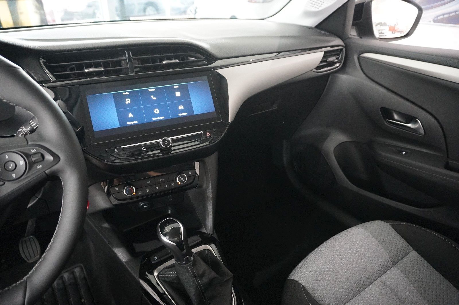Fahrzeugabbildung Opel Corsa F 1.2 FACELIFT NAVI/LED/KAMERA/VIRTU./DAB+