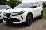 Alfa Romeo Junior Q4 Junior 1.2 VGT Ibrida Speciale Sport-P - Alfa Romeo Junior: Limousine