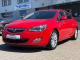 Opel Astra J Lim. 5-trg. 150 Jahre Opel*8xFach*SHeft* - Opel Astra aus 2012 mit Diesel-Antrieb: Limousine