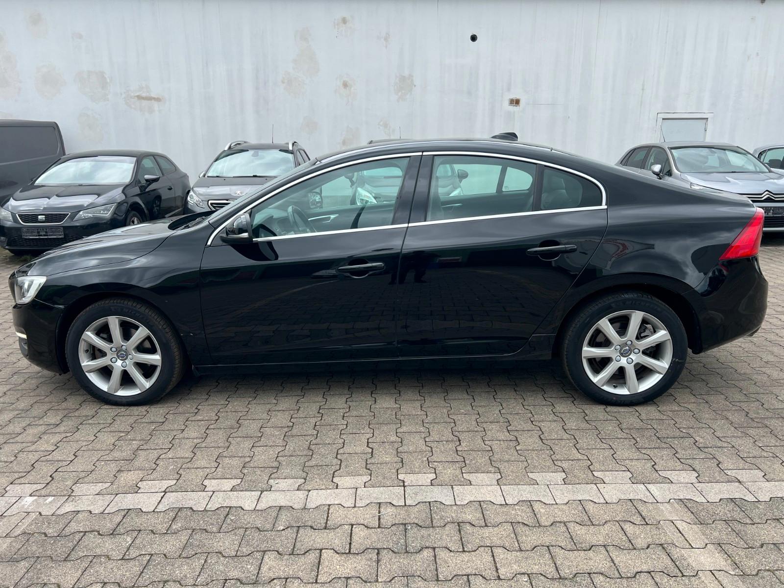 Volvo S60 D2 NAVI LEDER TEMPOMAT LED