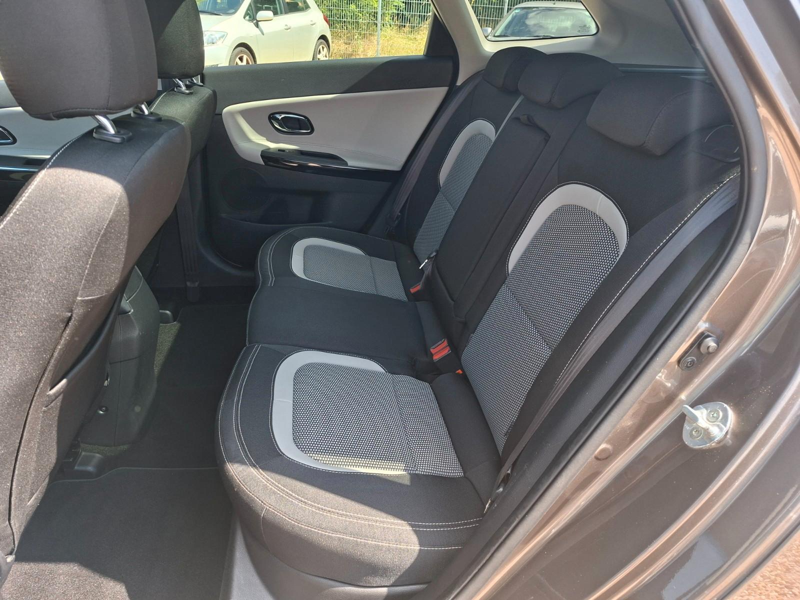 Kia cee'd 2015 — photo 20