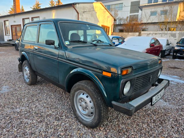 Lada Niva 1.7*AHK*4x4*Tüv Neu*2 Hand*