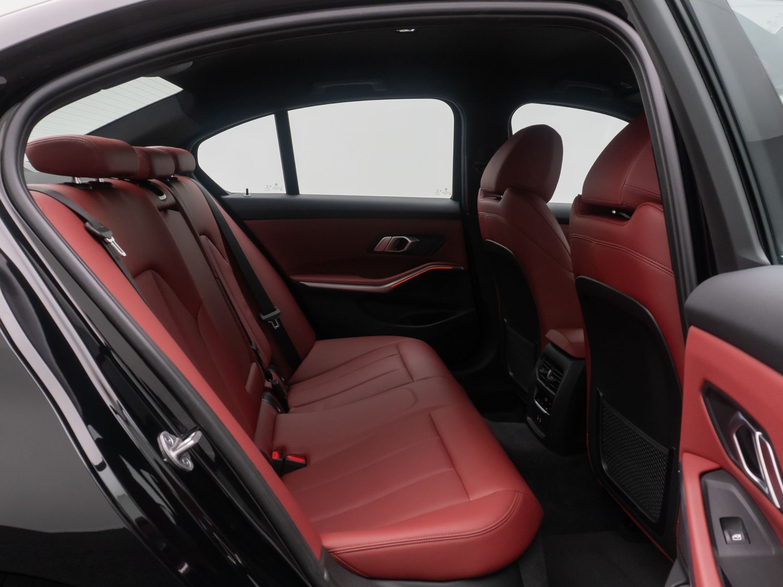 Fahrzeugabbildung BMW 330e LuxuryLine Kamera Laser HUD DAB HiFi Komfor