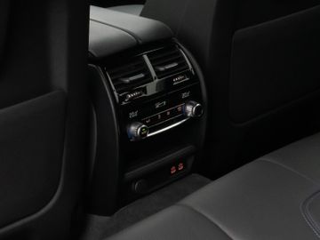 Fahrzeugabbildung BMW 520d xD M Sport Laser Kamera HUD DAB HiFi AHK