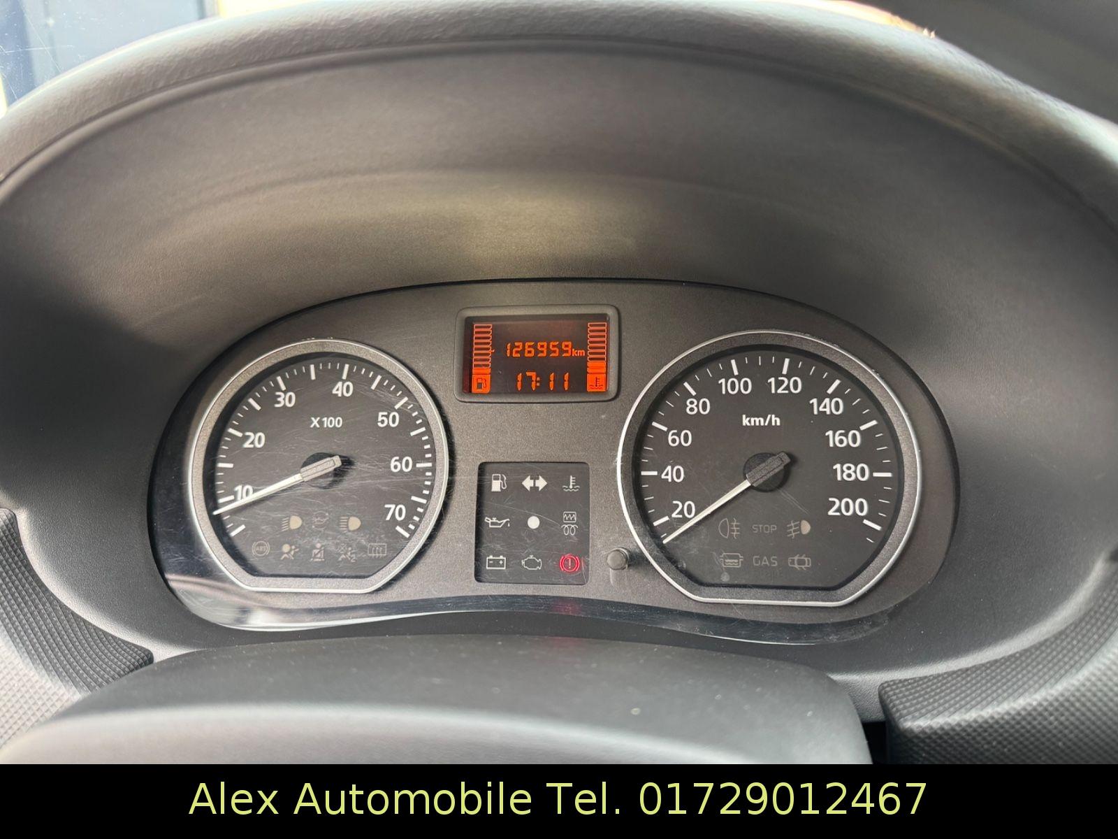 Dacia Sandero 2011 — interior