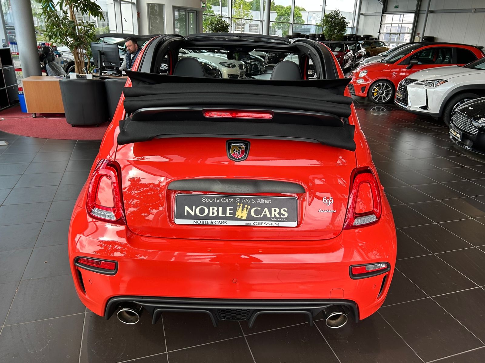 Fahrzeugabbildung Abarth 695C Cabrio Turismo BEATS NAV LEDER ALU