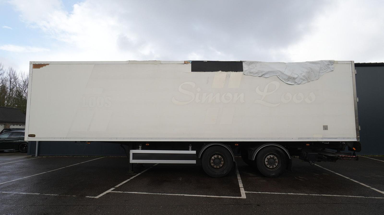 Pacton Closed box trailer damaged box
