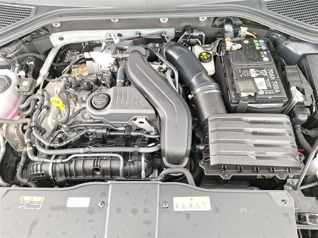 Volkswagen T-Roc R-Line 1.5 TSI DSG Business-Paket