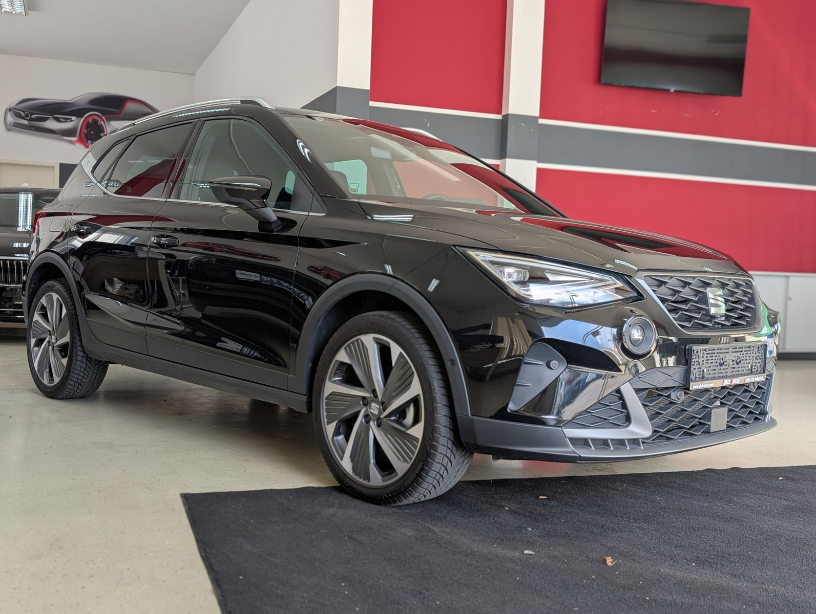 Fahrzeugabbildung SEAT Arona 1.5 TSI FR DSG ACC LED AHK KAM DINAMICA 18