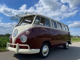 Volkswagen T1 Samba Oldtimer restauriert - rote Volkswagen T1