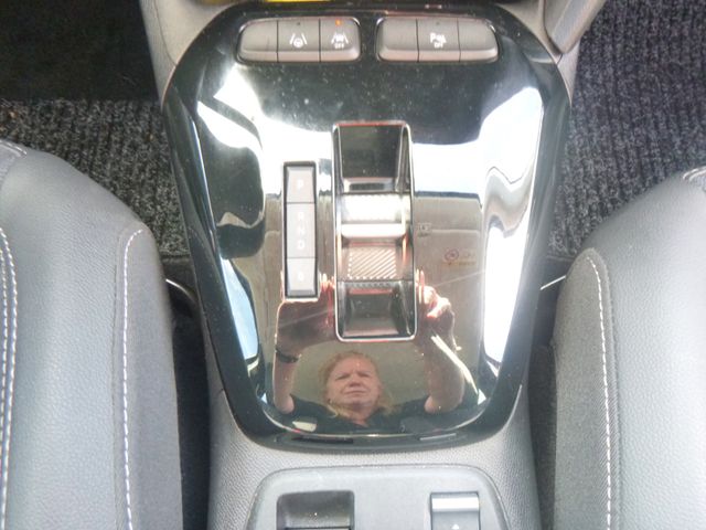 Fahrzeugabbildung Opel Corsa F e Elegance >Wärmepumpe/NAV/LED/KAM