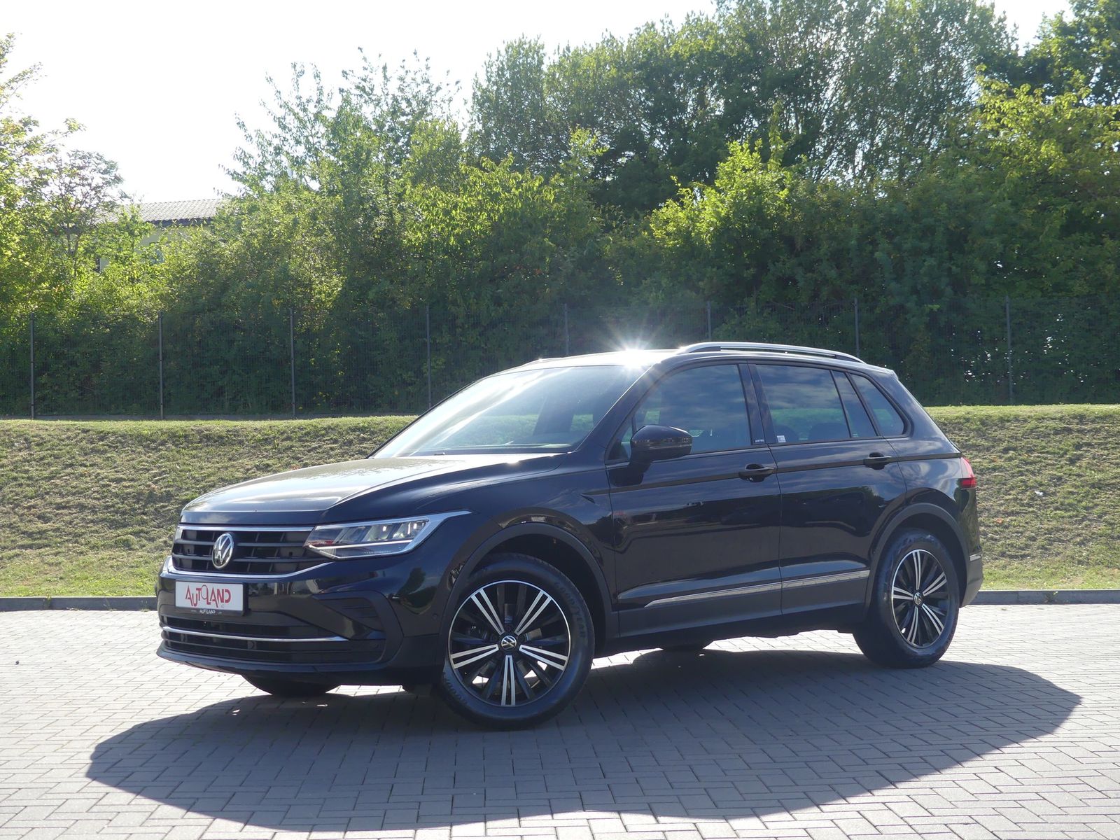 Volkswagen Tiguan 1.5 TSI LED AHK Navi ACC Sitzheizung VC imagem 2