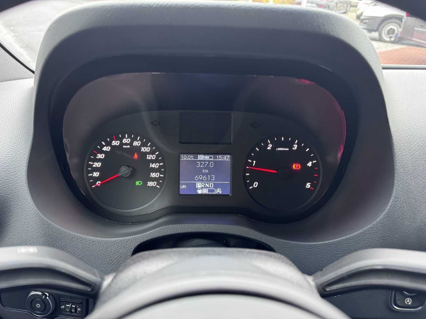 Fahrzeugabbildung Mercedes-Benz Sprinter 215 CDI DoKa 9G Klima AHK Tempomat SHZ