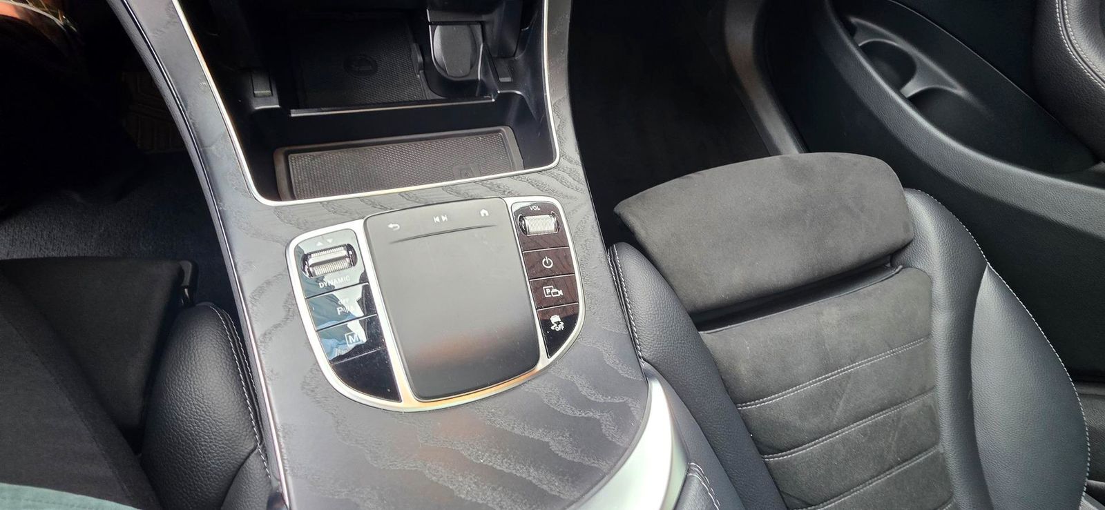 Mercedes-Benz GLC 300 de 4Matic 9G-TRONIC AMG Line AHK Pano Na foto 13