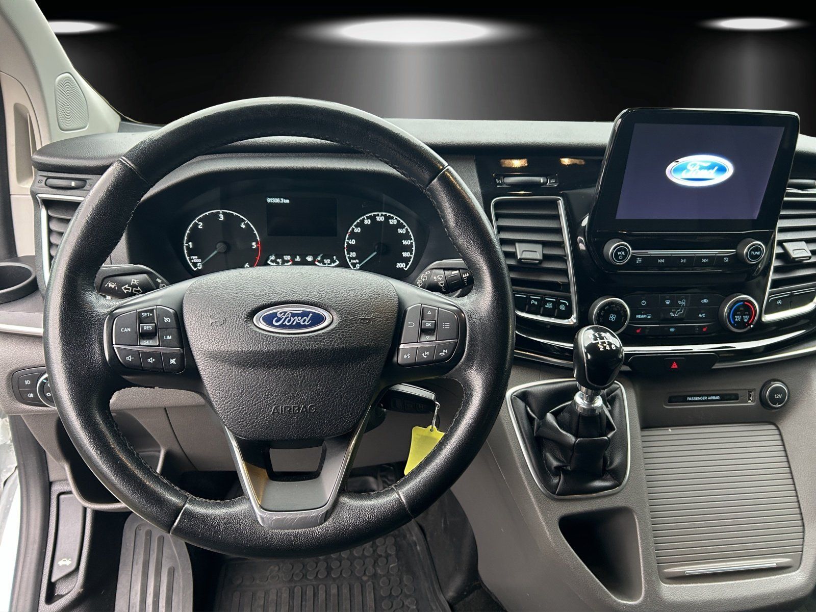 Fahrzeugabbildung Ford Tourneo Custom 2,0 TDCI 320 L1 Titanium,Navi,