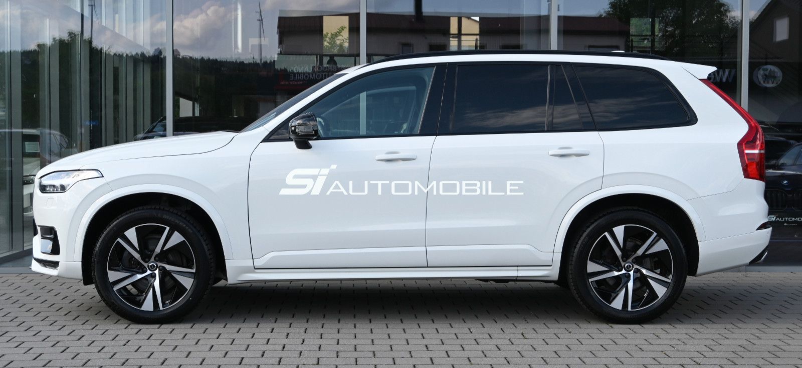 Fahrzeugabbildung Volvo XC90 B5 D AWD R-Design °ACC°AHK°PANO°STANDHEIZ°