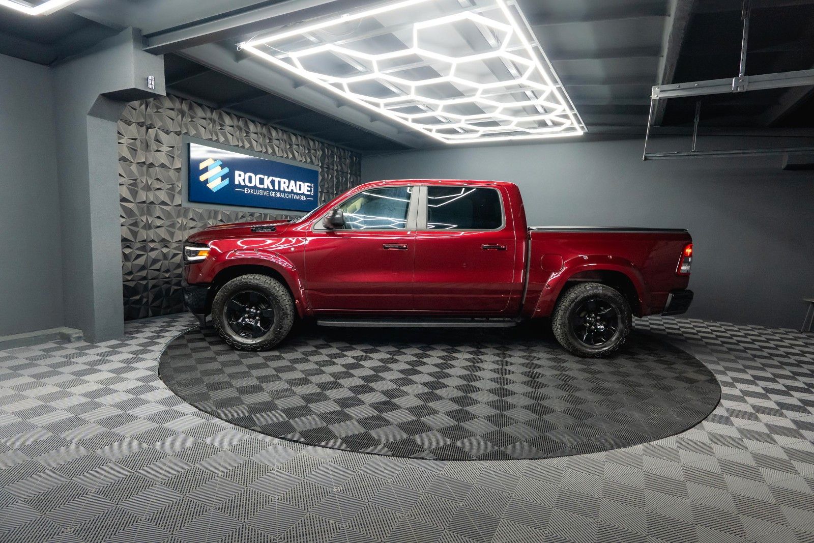 Fahrzeugabbildung Dodge RAM 5.7 V8 HEMI 4x4 OFFROAD Night Limited 19%