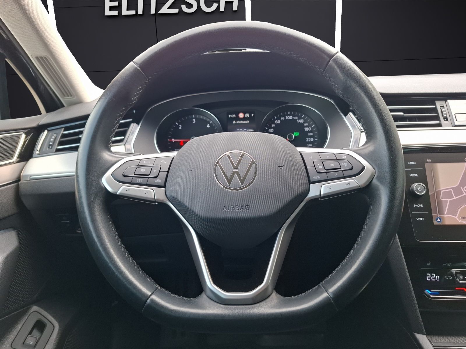 Fahrzeugabbildung Volkswagen Passat Variant TDI Elegance DSG Matrix AHK Navi