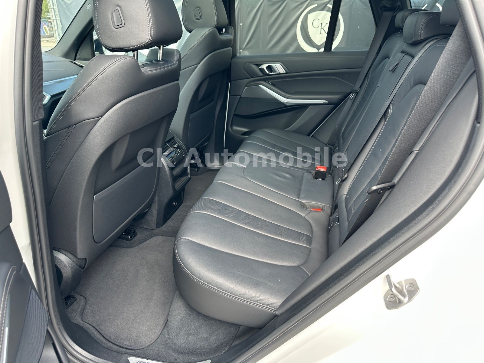Fahrzeugabbildung BMW X5 xDrive45e M-Sport/Laser/Pano/Head-Up/360°/AHK