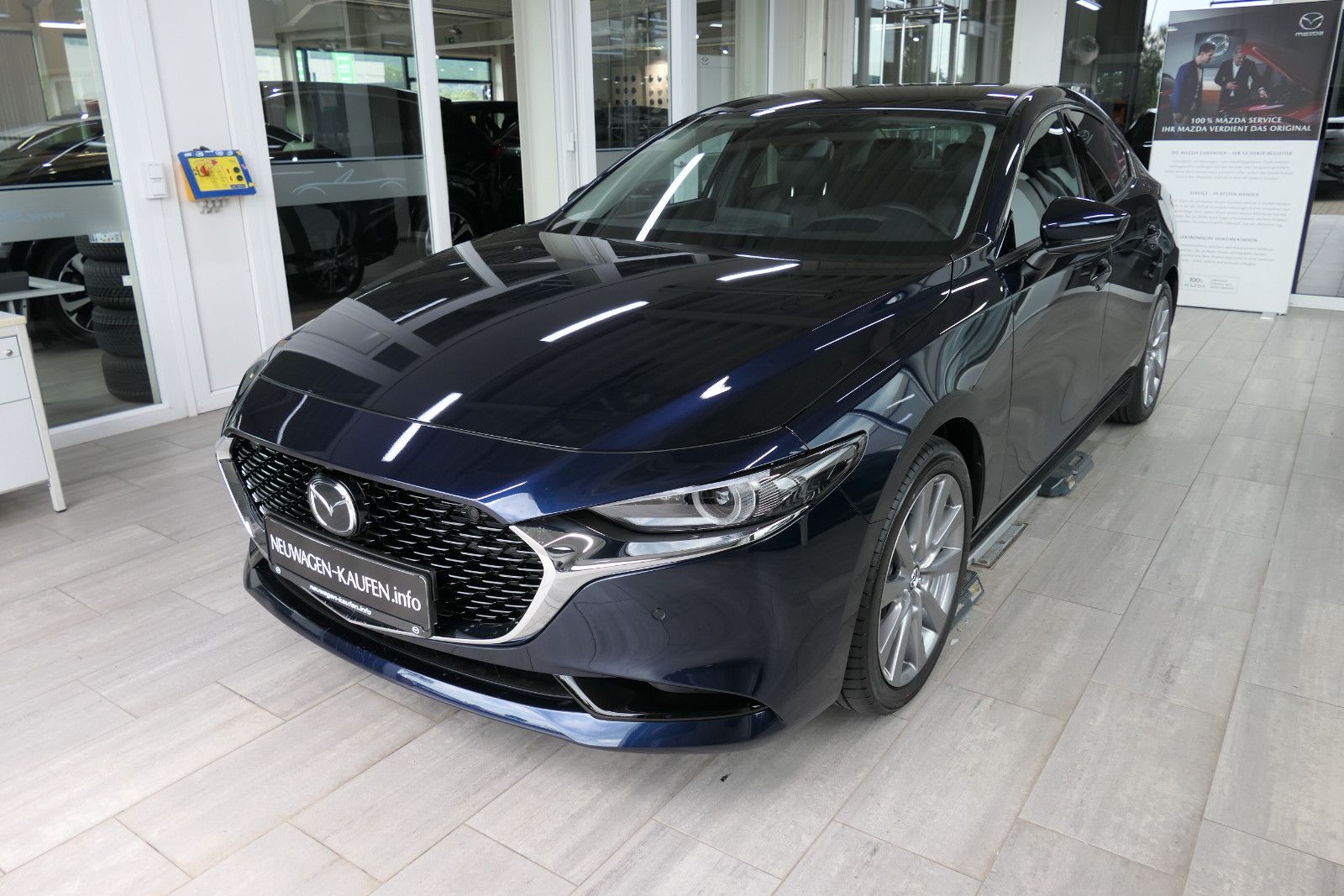 Mazda 3 e-SKYACTIV  Takumi  Fastback+ Matrix LED 2026 imagem 2