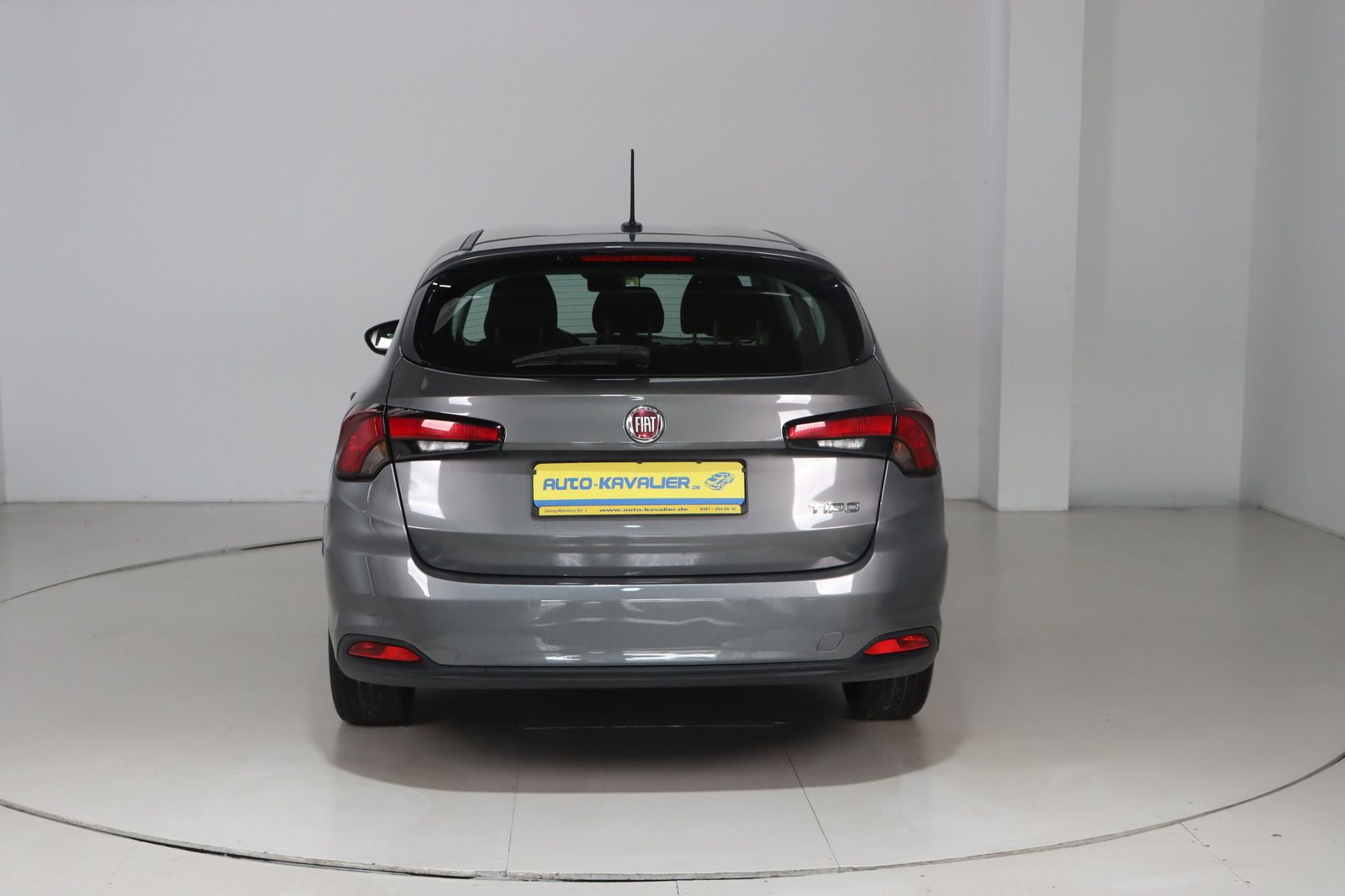 Fahrzeugabbildung Fiat Tipo * Navi * HU/AU neu * Tempomat