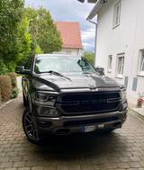 Dodge RAM 1500 Crew Cab Laramie 5,7L Hemi Luftfederung - Dodge RAM: 1500 Crew Cab Laramie