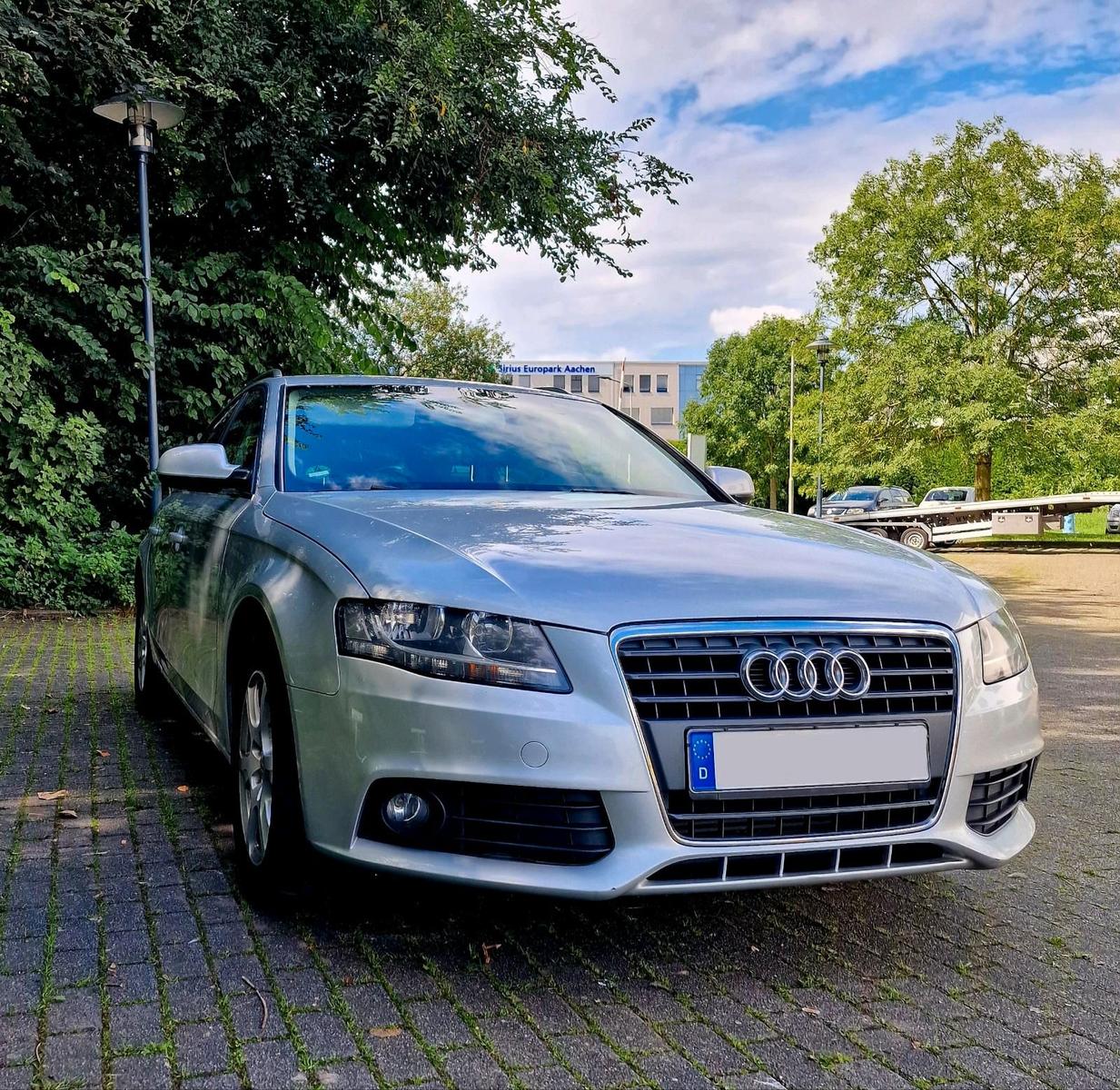 Audi A4 2010 — interior
