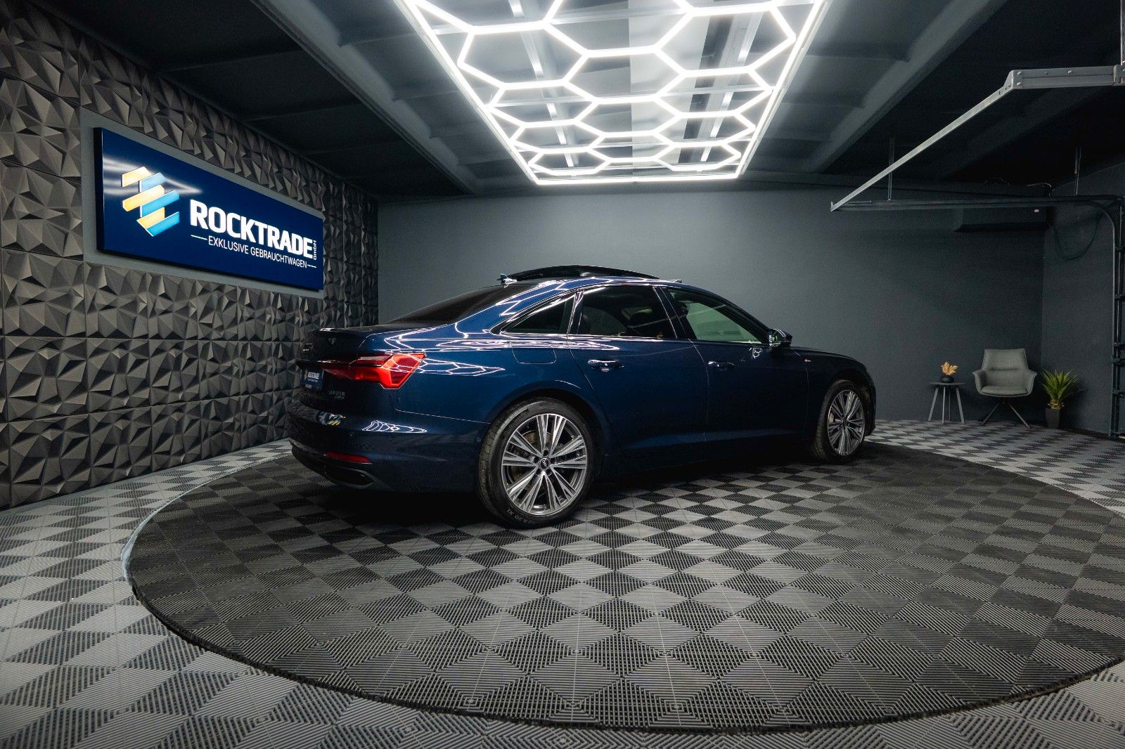 Fahrzeugabbildung Audi A6 55 TFSI quattro S-Line Sport Black Design ACC