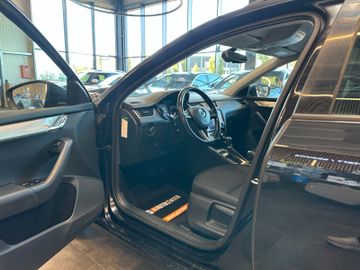 Skoda Octavia *ACC*PDC*NAVI*2-Zonen*Car-PLAY*