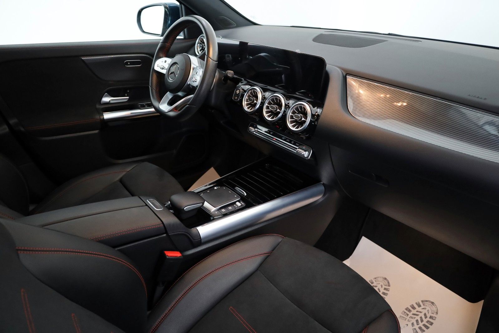 Fahrzeugabbildung Mercedes-Benz GLA 200 d, AMG line, Navi,LED,Kamera,Panorama