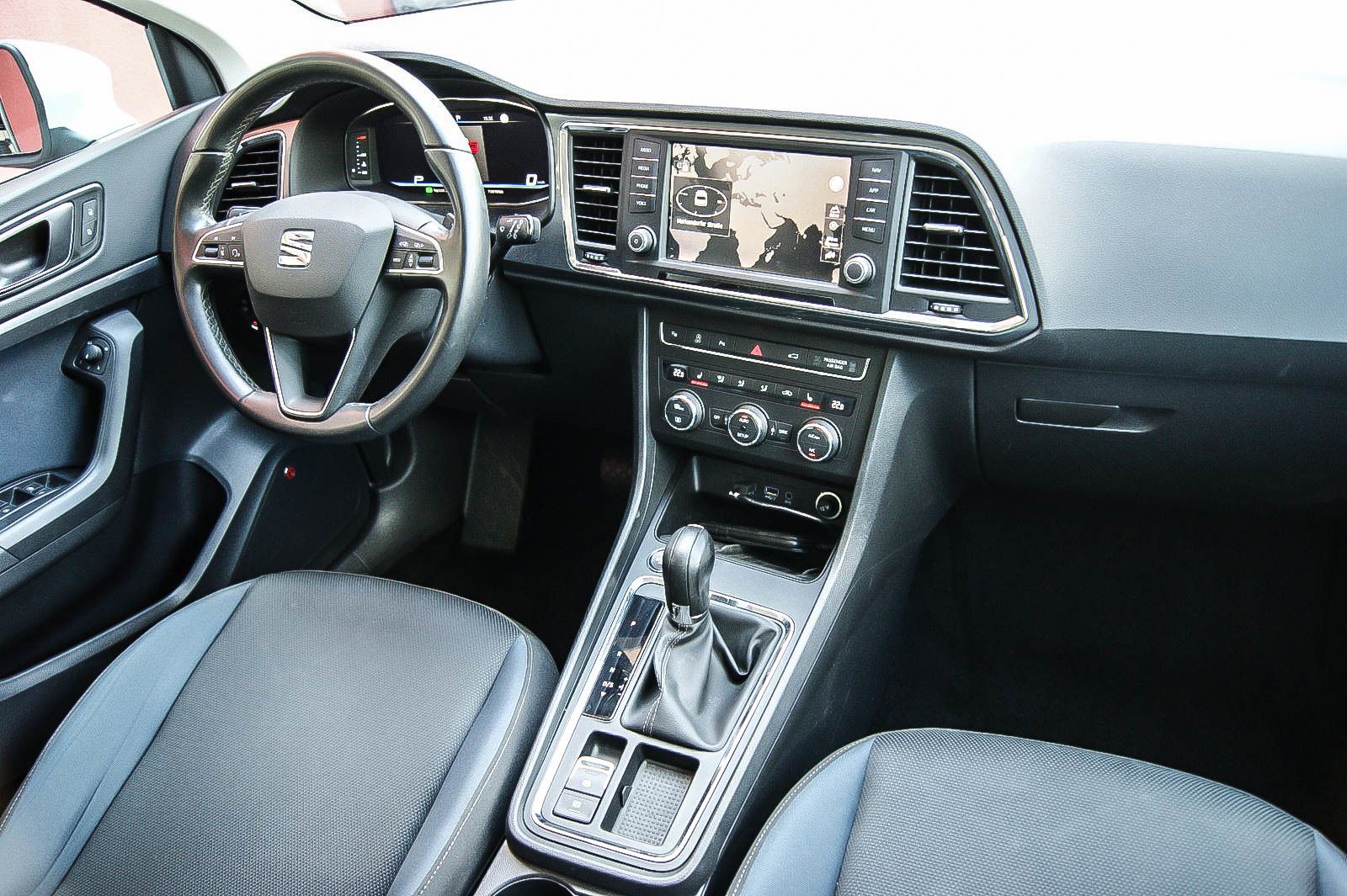 Fahrzeugabbildung SEAT Ateca 2.0 TDI DSG Style VIRTUAL BUSINESS ANHKZGV
