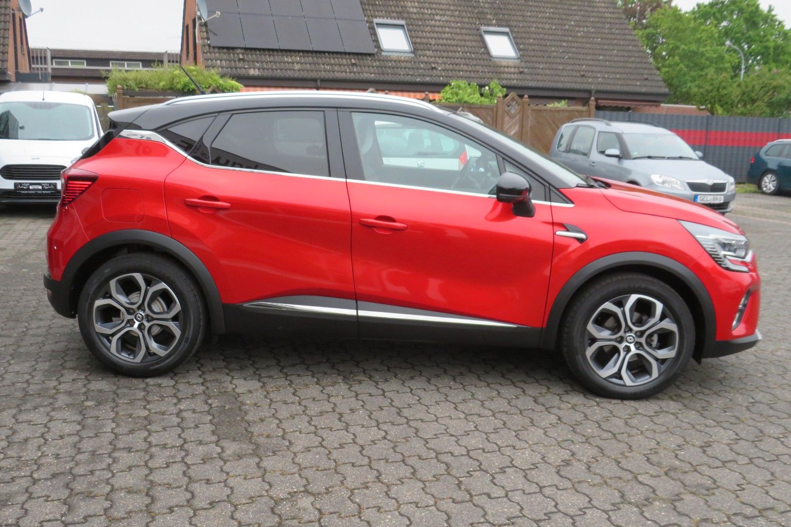 Fahrzeugabbildung Renault Captur II "INTENS" AHK NAVI 18` KAMERA SITZH.