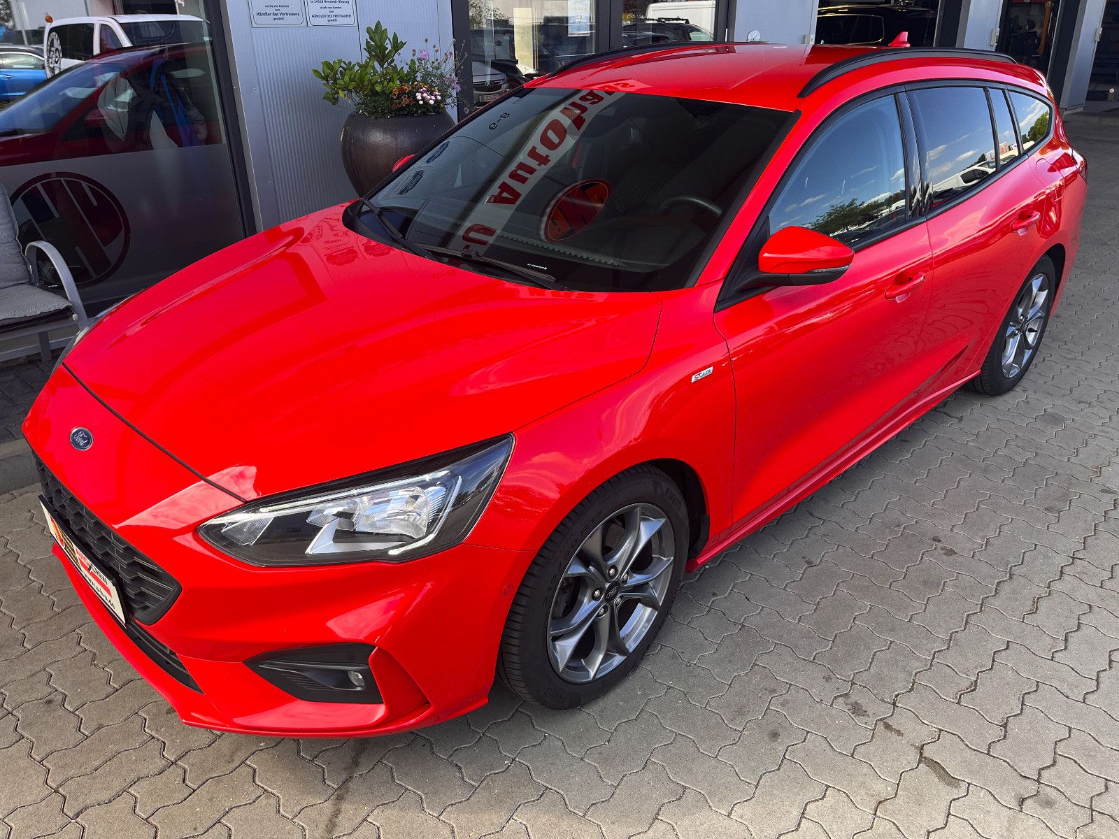 Fahrzeugabbildung Ford Focus Turnier ST-Line