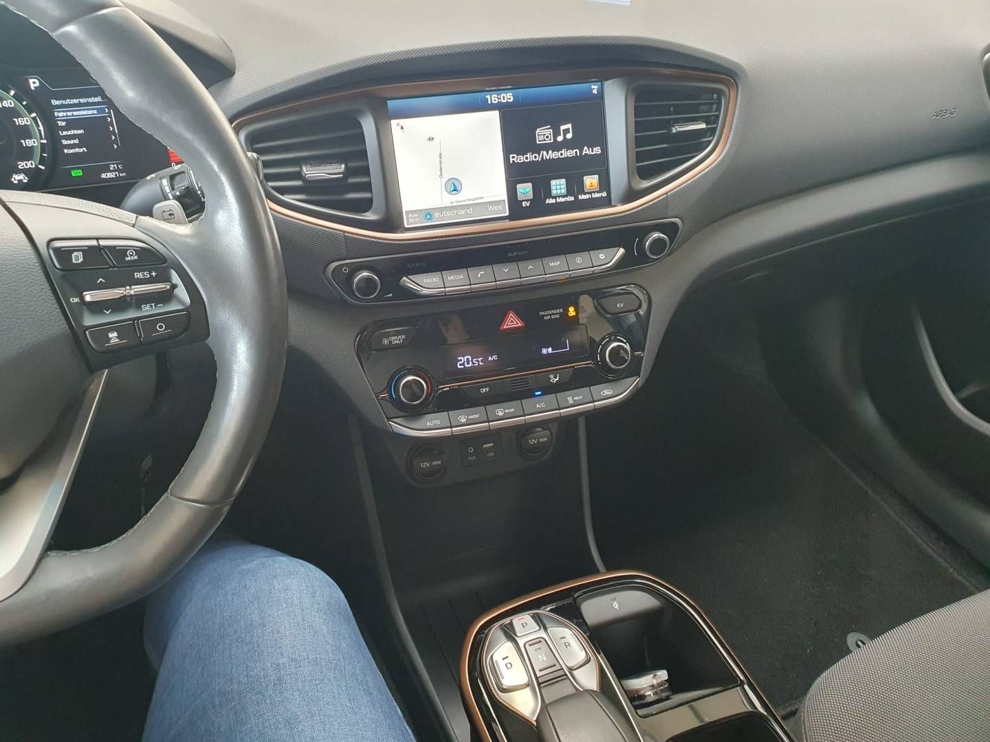 Fahrzeugabbildung Hyundai IONIQ Elektro Style