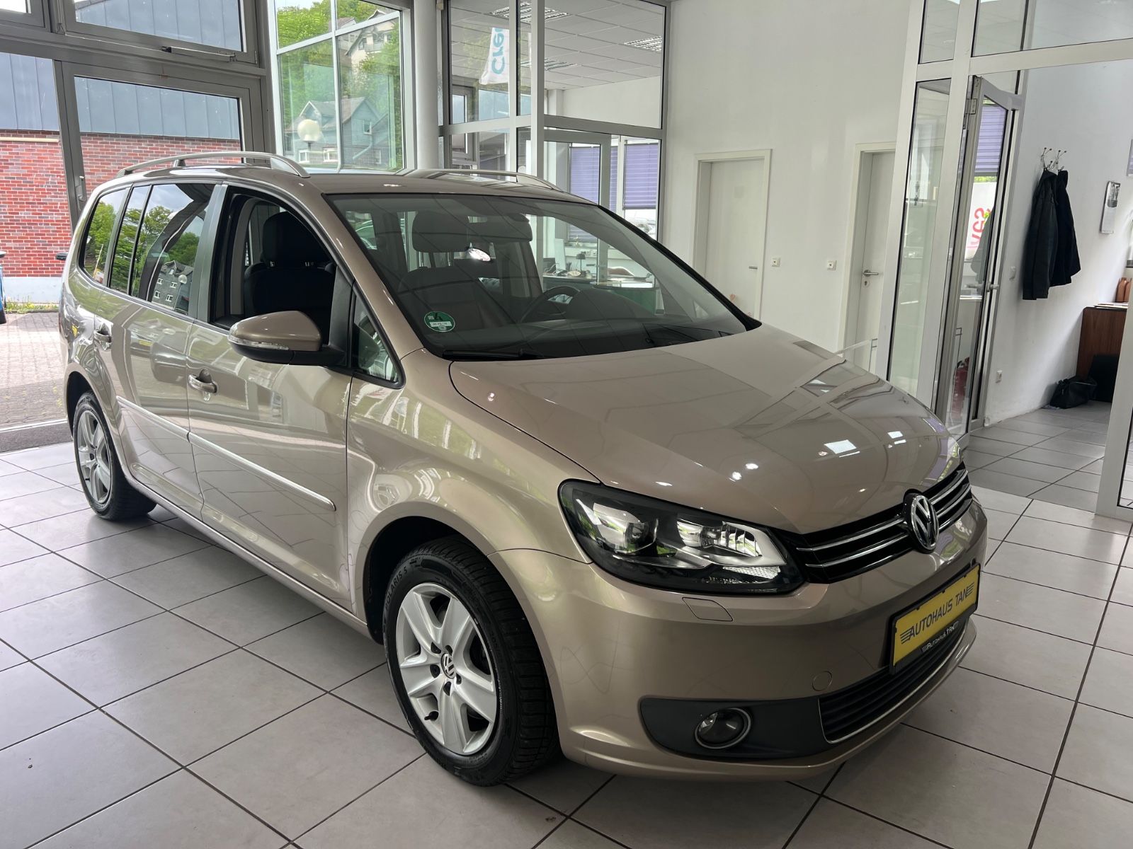 Fahrzeugabbildung Volkswagen Touran Highline 2.0 TDI DSG *BI-Colour *