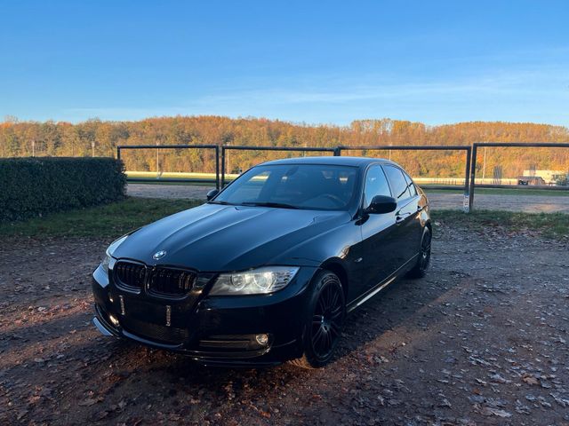 BMW Bmw 320d LCI Aut E90