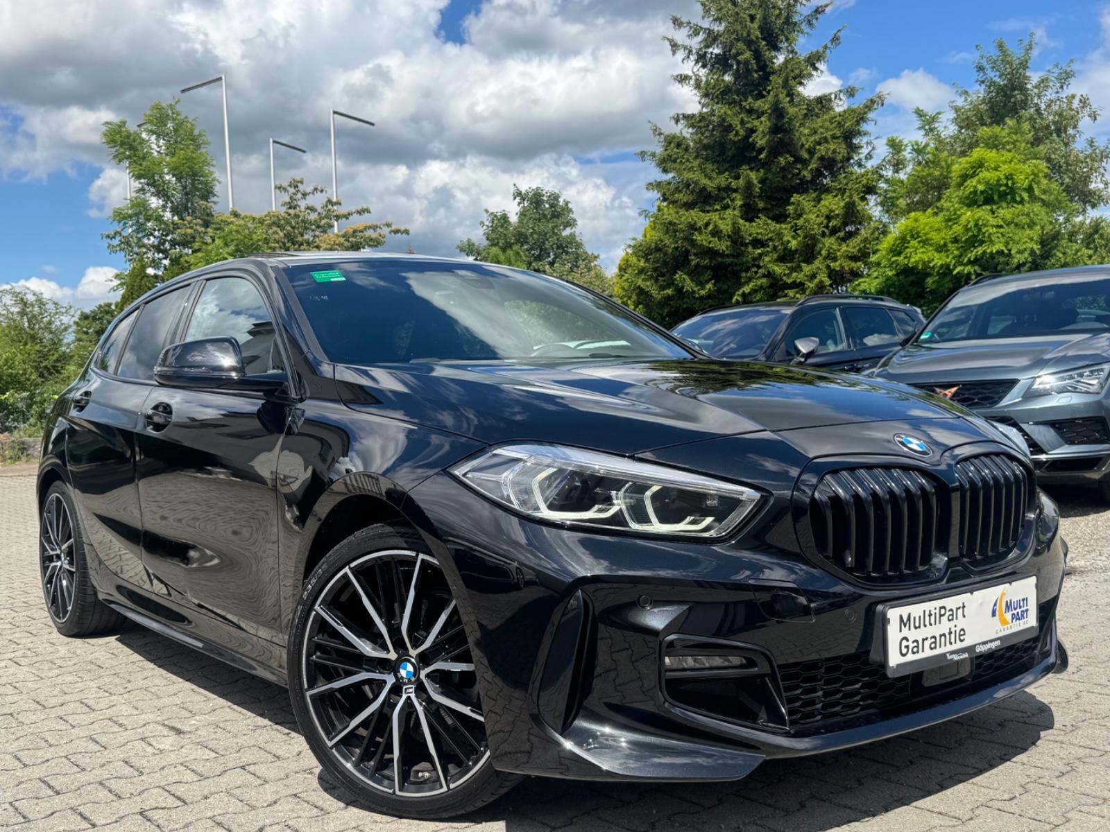 BMW 118i  Auto M Paket /Head-Up/Schalensitze/Panoram