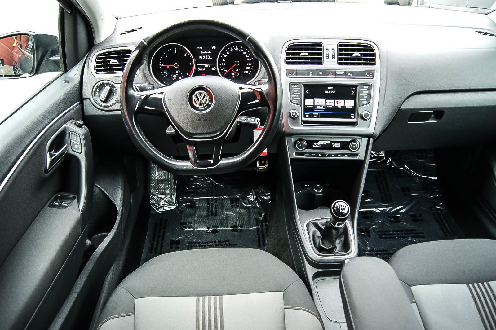 Fahrzeugabbildung Volkswagen Polo V 14TDI Allstar KLIMAAUTOMATIK TEMPOMAT PDC