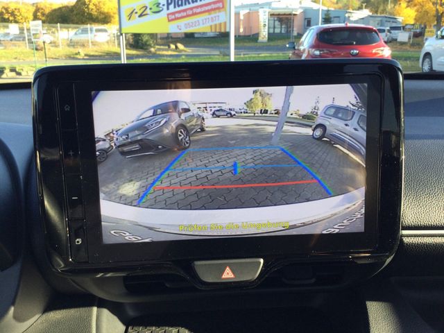Yaris 1.5 Hybrid Style PDC SHZ KAMERA ACC LED