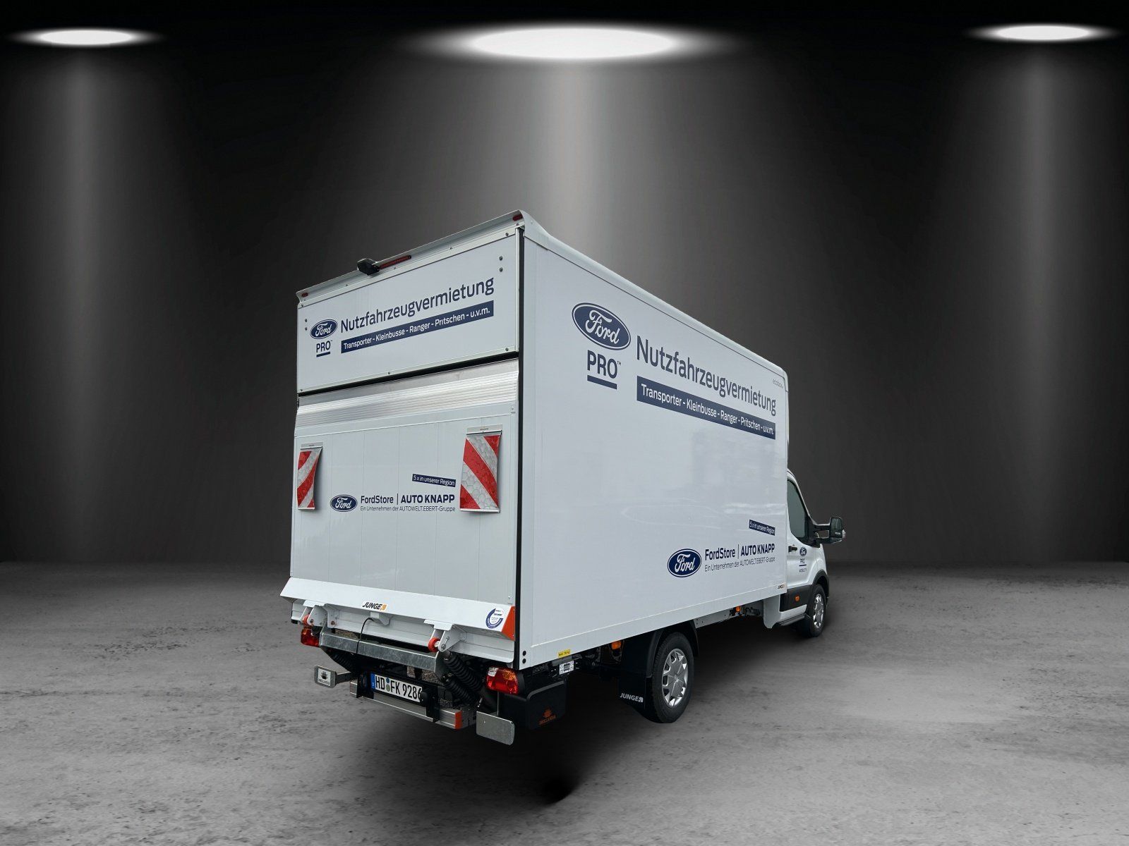 Fahrzeugabbildung Ford Transit L4 Einzelkabine Koffer GJR Ladebordwand