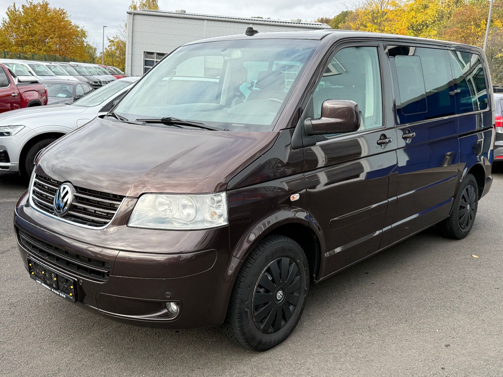 Fahrzeugabbildung Volkswagen T5 Multivan Highline 2.5 TDI AHK GRA Navi PDC