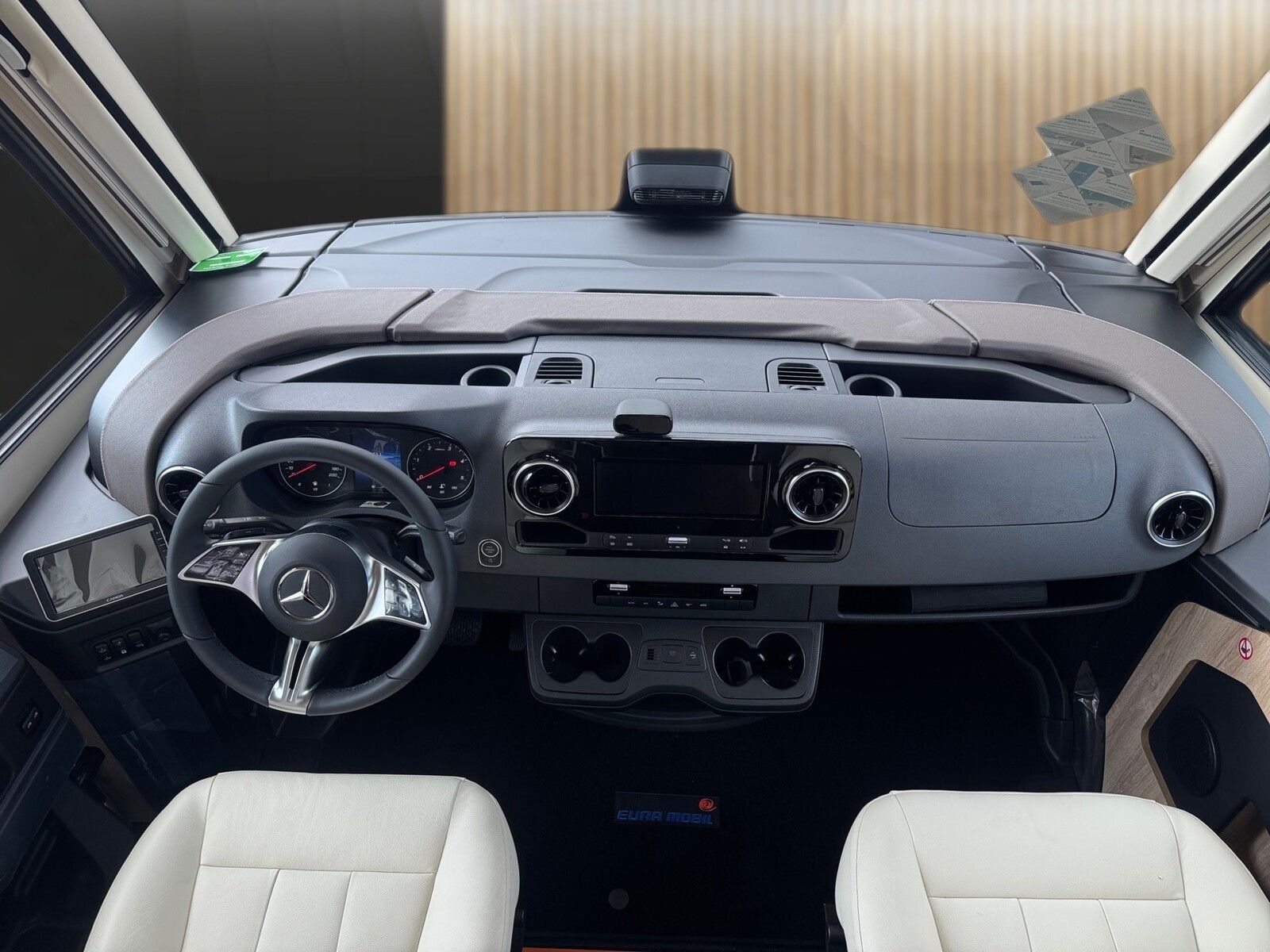 Fahrzeugabbildung Eura Mobil Integra Line GT IL 726 EF Mondial+, Mark. ,170PS