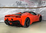 Ferrari SF90 Spider/Lift/Carbon/Special Colour - rote Ferrari SF90