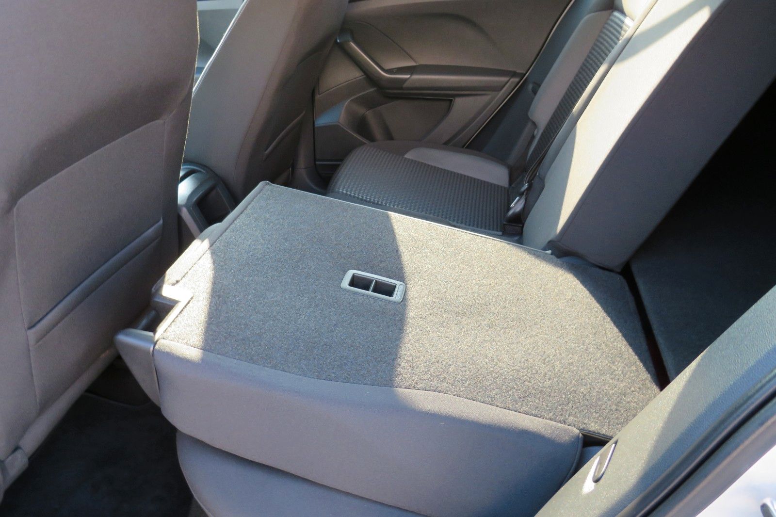 Fahrzeugabbildung Volkswagen T-Cross Active ACC NAVI APP GJ SITZH. PDC 1HD