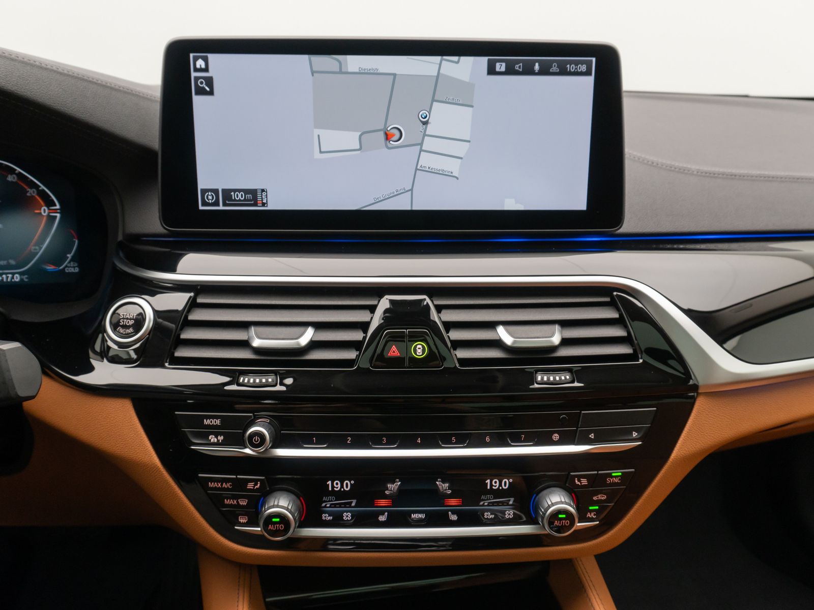 Fahrzeugabbildung BMW 530i xD Luxury Line DAB Kamera HUD HiFi Panorama
