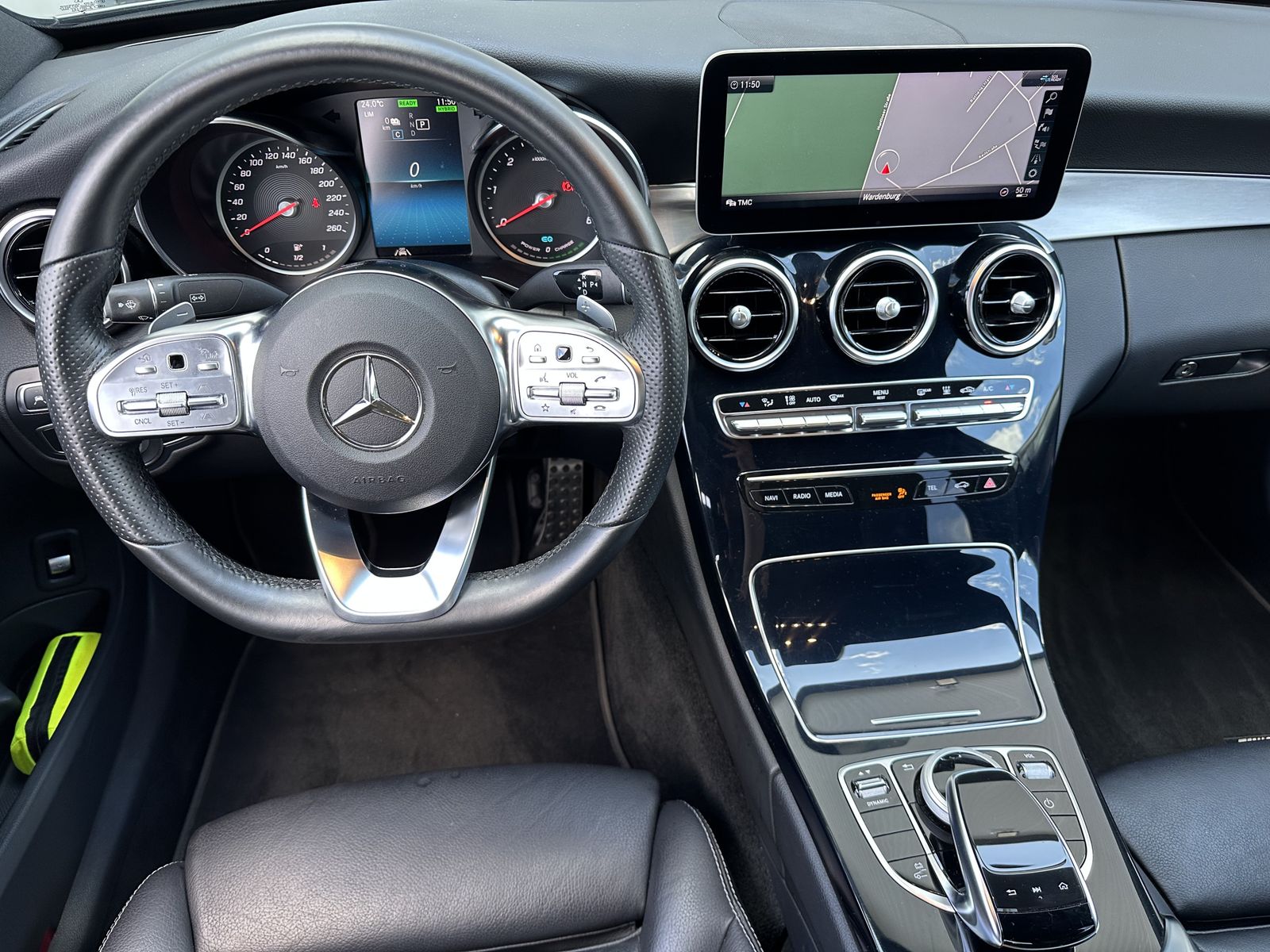 Fahrzeugabbildung Mercedes-Benz C 300de AMG-Line NIGHT-PAKET+NAV+LED+DISTRONIC