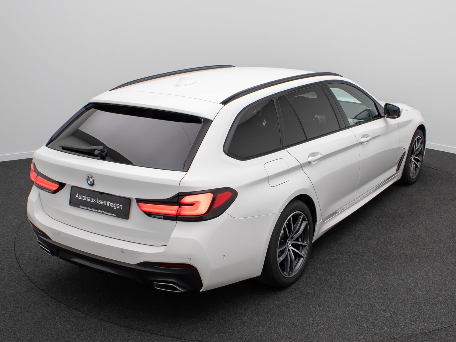 Fahrzeugabbildung BMW 520d xD M Sport HUD Kamera DAB Alarm AHK 18Zoll