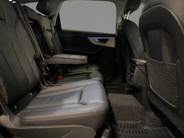 Audi Q7 - 11
