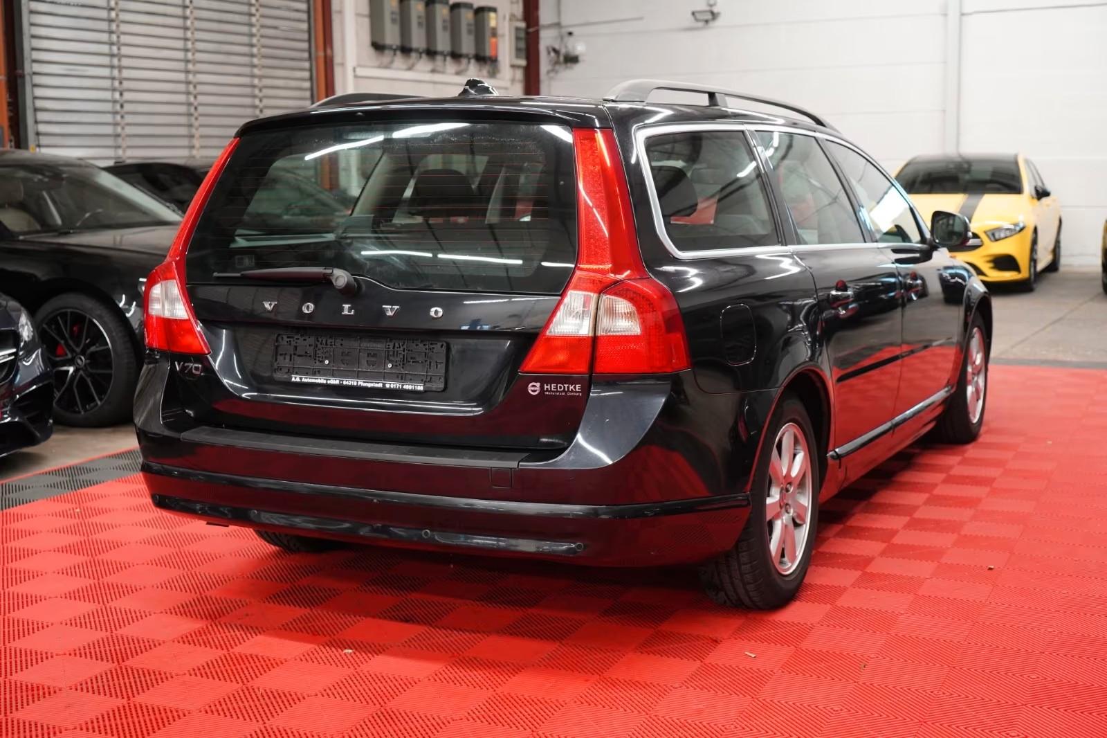 VOLVO V70 1.6D 114 CH KINETIC - 1ERE MAIN - TOIT OUVRANT - GPS - SIEGES CHAUFFANTS - 38 520 KM